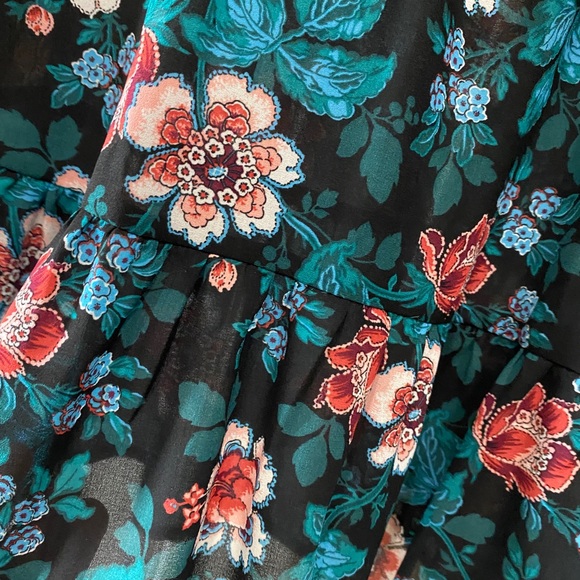 NWOT Loft blouse ruffle detail - Picture 2 of 4